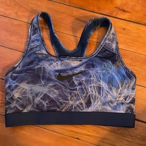 women’s nike patterned sports bra